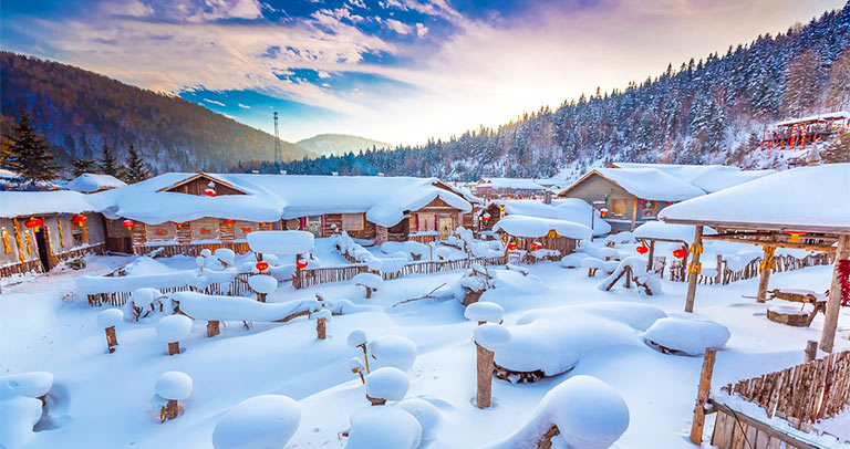 https://www.chinadiscovery.com/heilongjiang/harbin/china-snow-town.html